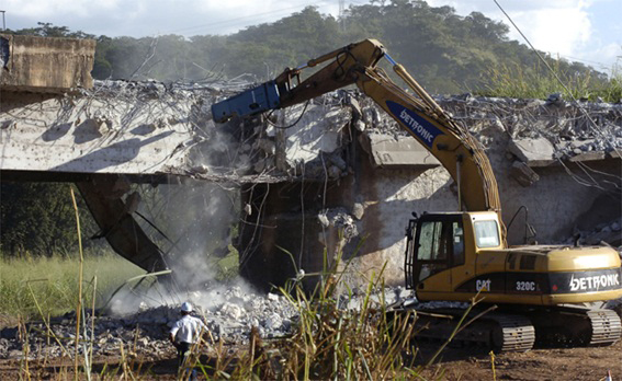 Estado de Minas - Gerais: Dnit começa demolição da ponte sobre o Rio das Velhas, na BR-381
