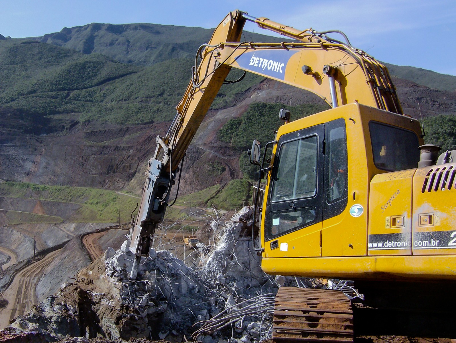 Serviços de Demolição em Mineração